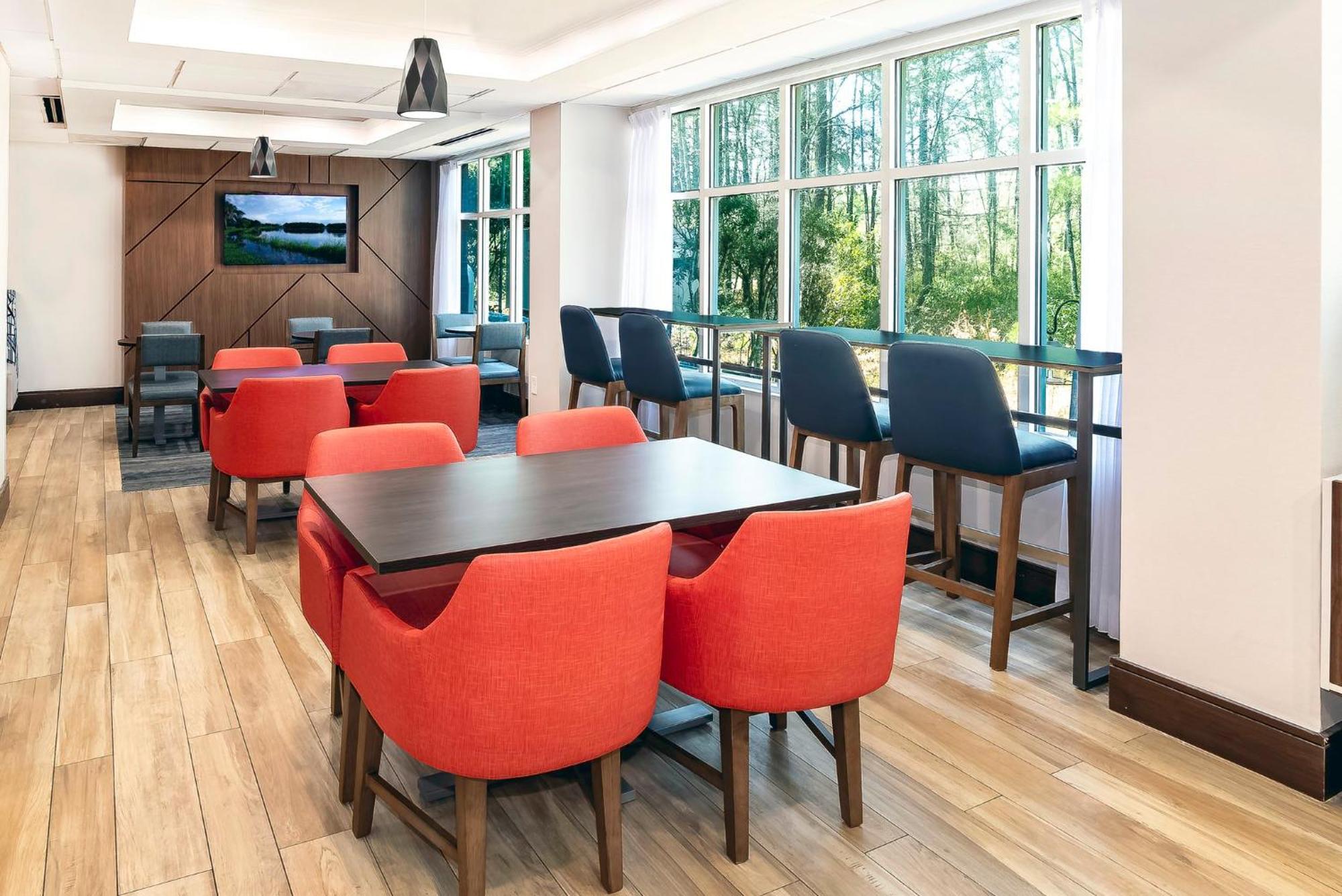 Holiday Inn Express & Suites Walterboro By Ihg Exterior foto