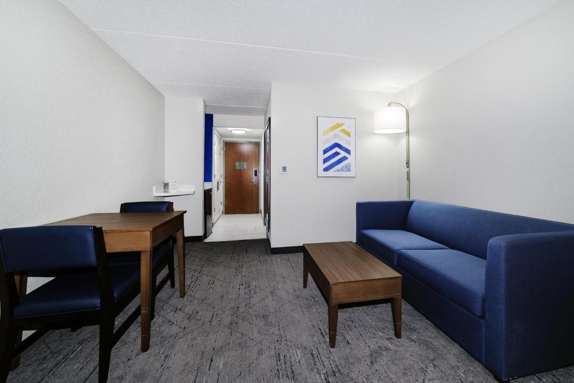 Holiday Inn Express & Suites Walterboro By Ihg Exterior foto